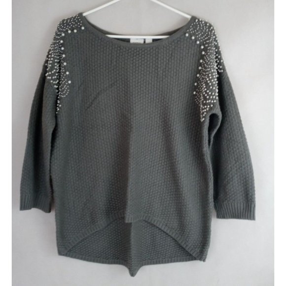 Cato Women's Gray Sweater With Faux Pearls On Shoulders Size Large - Picture 1 of 6